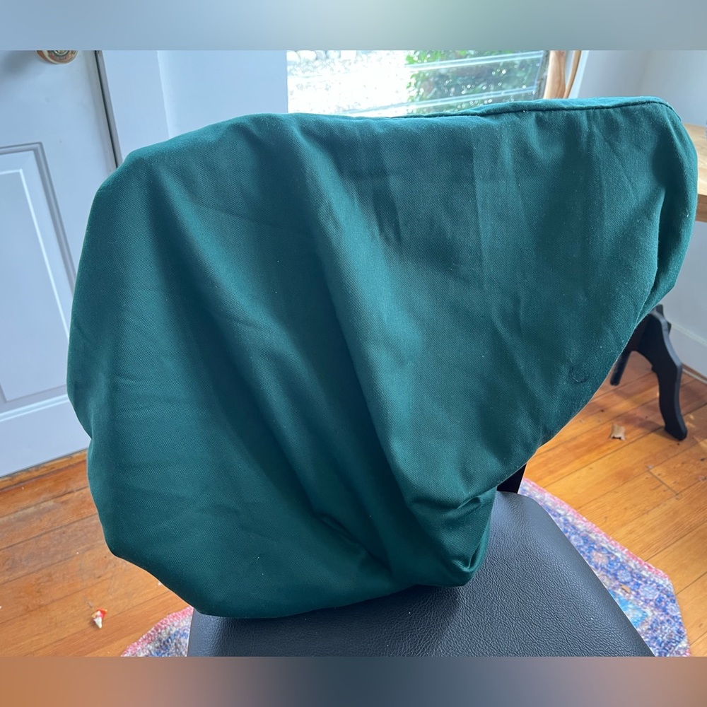 Lettia Collection saddle cover. Hunter Green with blue trim Fleece lined.